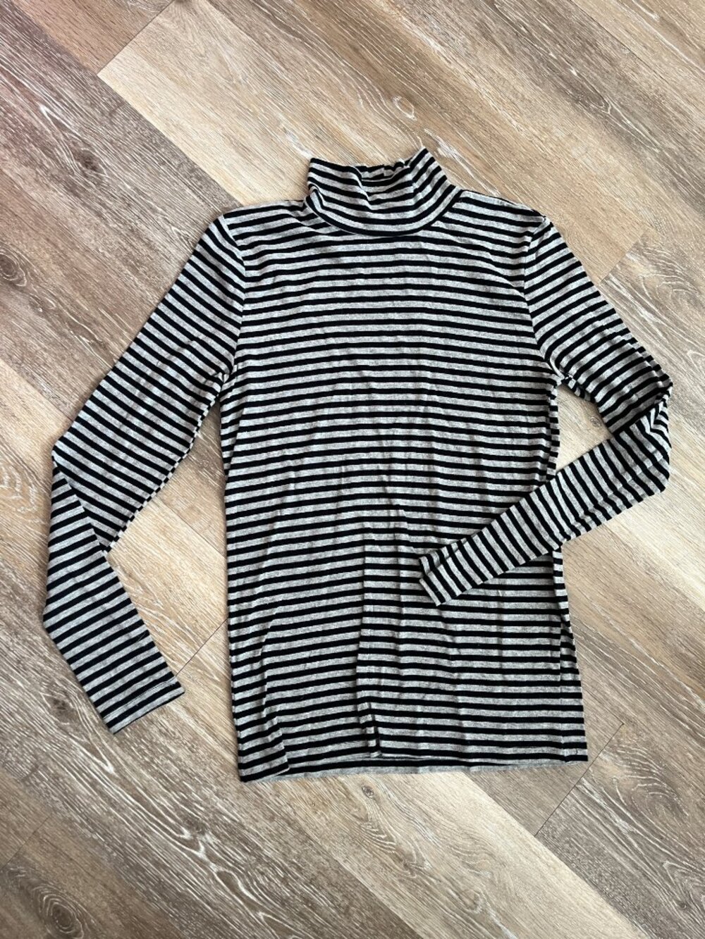 Lightweight Striped Black and Gray Turtleneck Long Sleeve Top